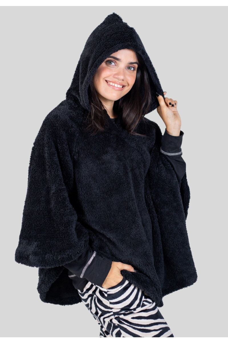 PONCHO CON CAPUCHA NEGRO
