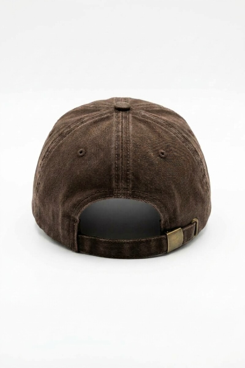 Cap washed pespuntes marrón