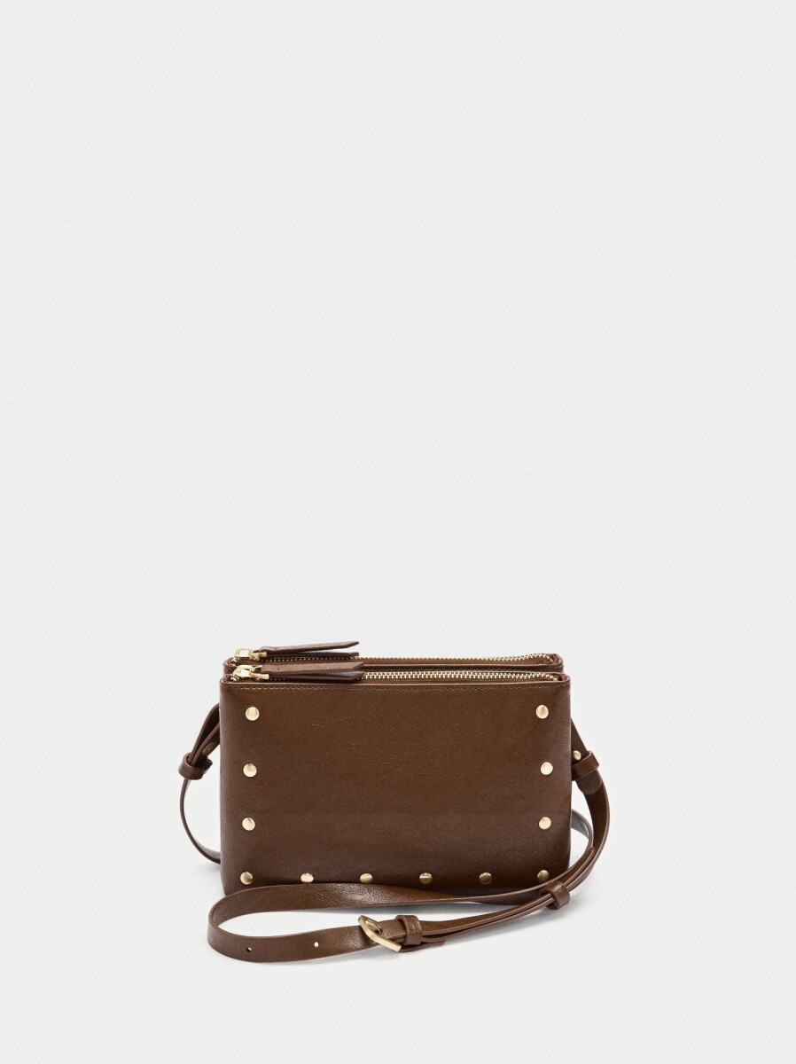 Bolso Bandolera Con Tachuelas - marron 