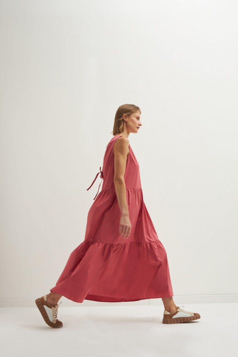 Vestido con cortes rosa viejo