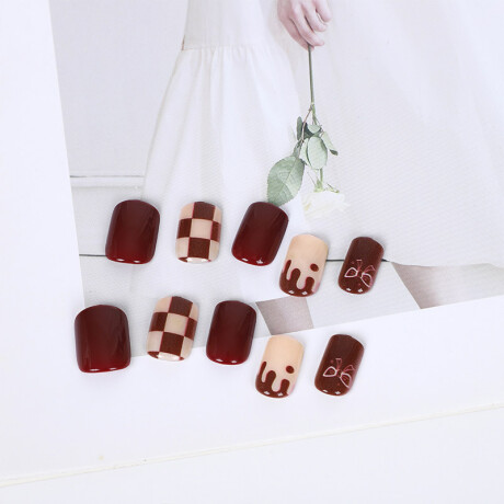 Set De Uñas Postizas Rousi Punta Cuadrada Flores Negras