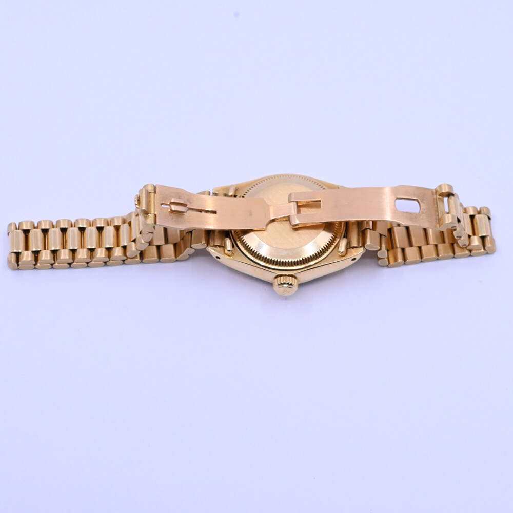 Rolex oro 18k Datejust Modelo 6916 con calendario, 26 mm. Rolex oro 18k Datejust Modelo 6916 con calendario, 26 mm.
