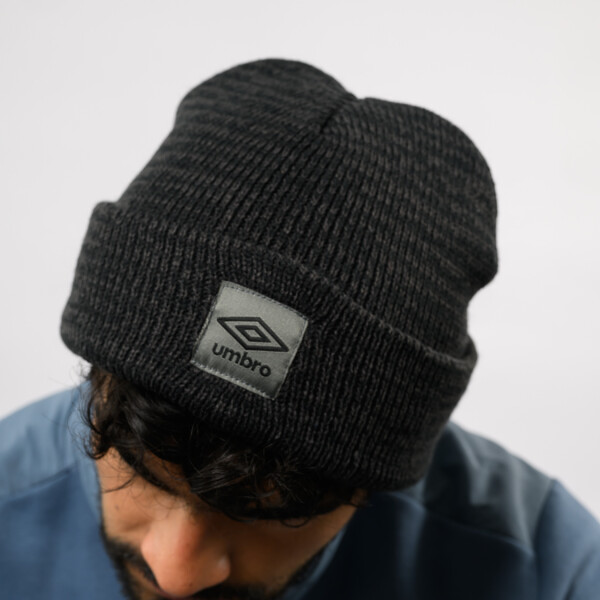 Gorro Altiplane Umbro unisex 002