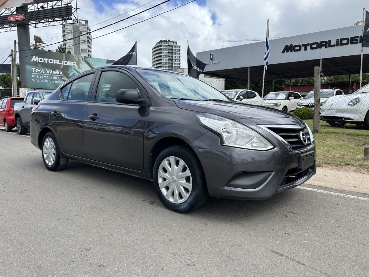 Nissan Versa 2020 EXCELENTE ESTADO! | Permuta / Financia Nissan Versa 2020 EXCELENTE ESTADO! | Permuta / Financia