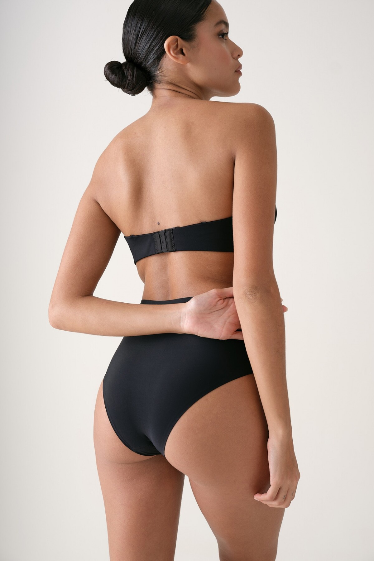 Strapless Invisible Negro