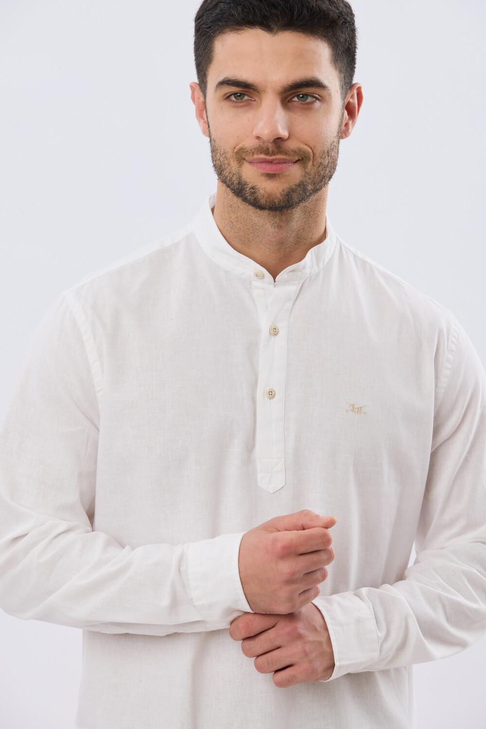 CAMISA LISA DE LINO CUELLO MAO Blanco