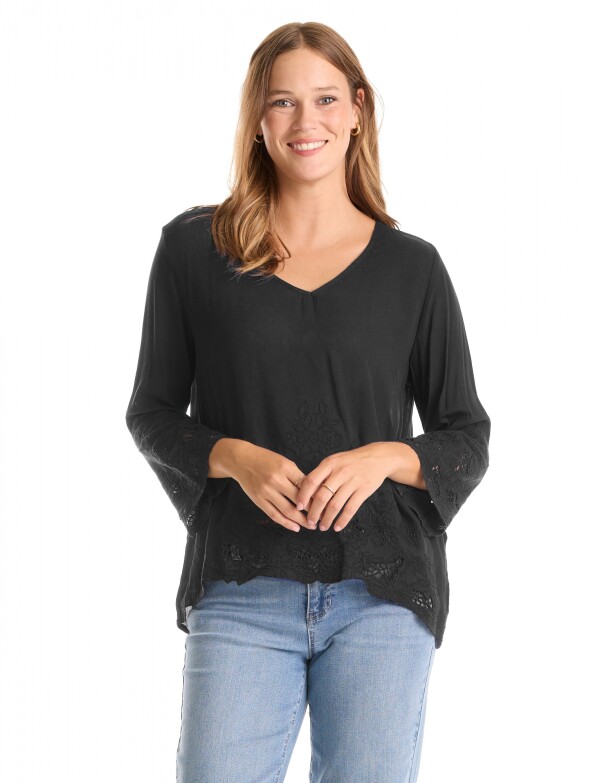 Blusa Bordado Suizo NEGRO