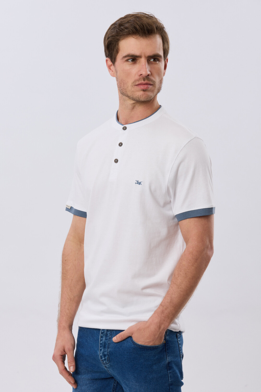 REMERA POLO CUELLO MAO Blanco
