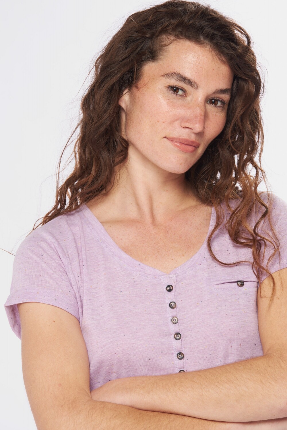 REMERA CON BOTONES Lavanda