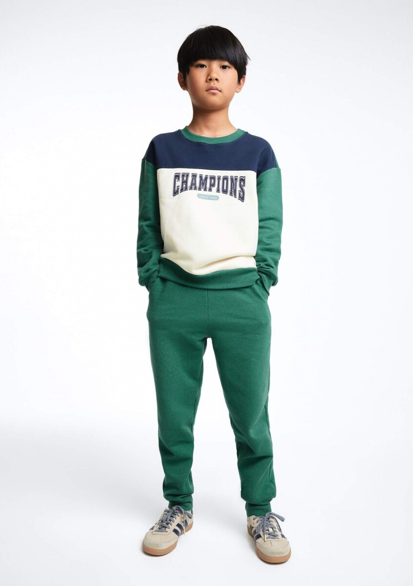 CONJUNTO INFANTIL CON ESTAMPA - VERDE 