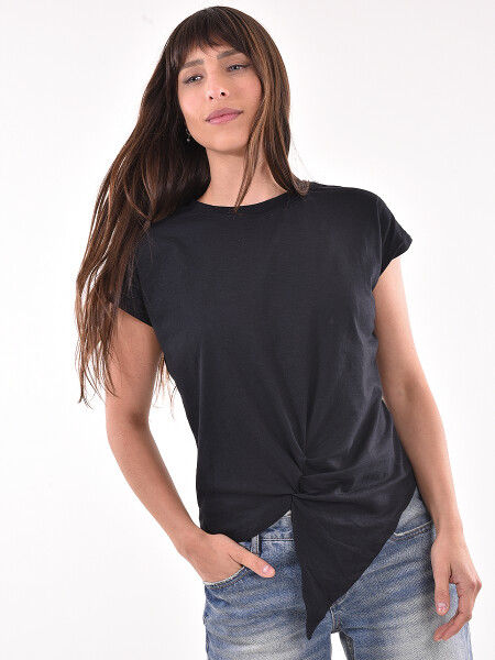 REMERA NUDA NEGRO