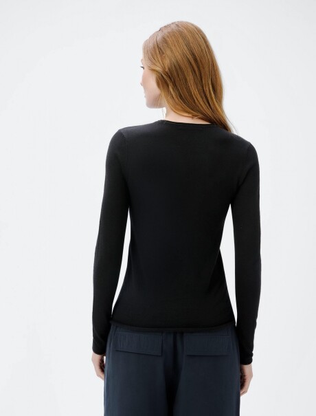 BLUSA DE MANGA LARGA AJUSTADA EN TEJIDO DE PUNTO LIGERO NEGRO