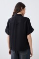 Camisa manga corta negro