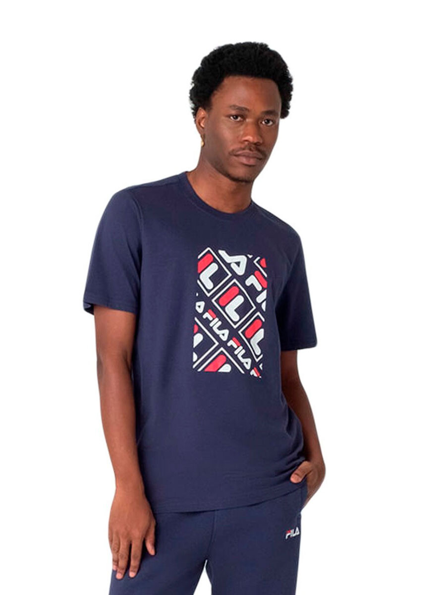REMERA HOMBRE FILA OUTLINE LOGOS 