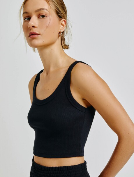TOP CORTO BÁSICO EN TELA ACANALADA NEGRO