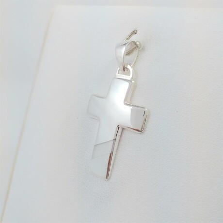 Cruz de plata 925 bombé, medidas largo 25mm, ancho 17,5mm, espesor 2mm. Cruz de plata 925 bombé, medidas largo 25mm, ancho 17,5mm, espesor 2mm.