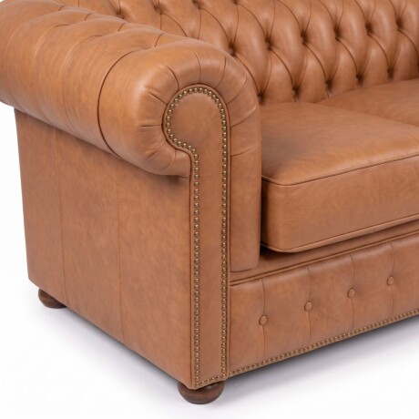 Sofá Chesterfield Novo - Cuero Básico - 2 cuerpos Camel - (Preventa)