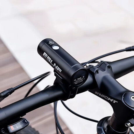 Luz de Bicicleta Thinkrider 800LM Resistente al Agua 001