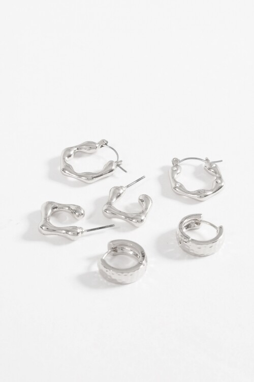Set de aros con texturas y formas plateado