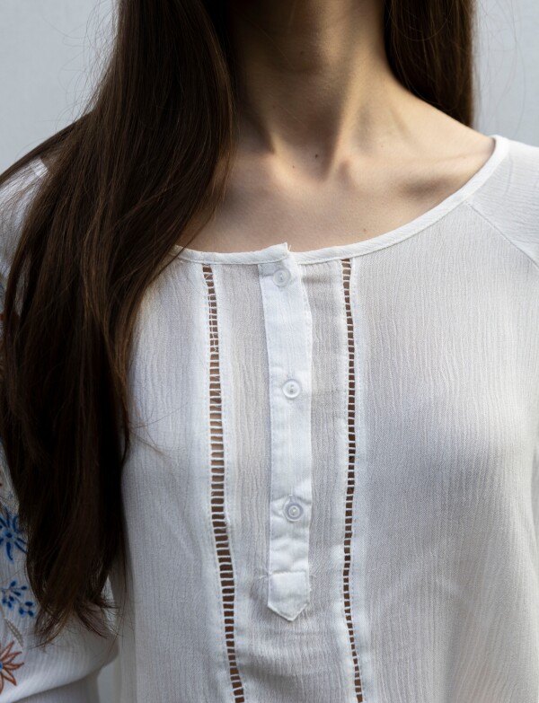Blusa Bordada CRUDO