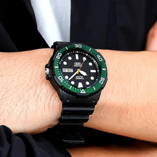 Reloj CASIO MRW230H-1E3VDF en Resina Negro Esfera 45mm 0