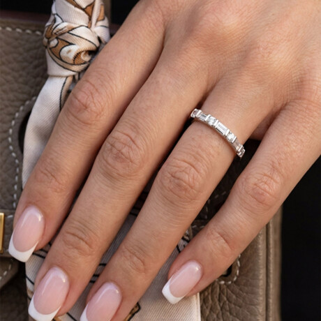 Anillo Éclat de oro blanco 18k con brillantes Anillo Éclat de oro blanco 18k con brillantes