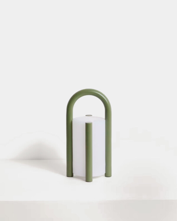Lámpara de mesa pequeña portátil Leros de polietileno y acero verde