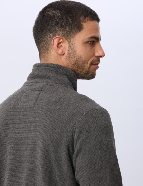 CAMPERA POLAR TEXTURADO LIVIANA Gris