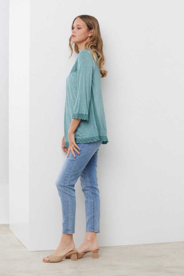 Remera Broderie VERDE