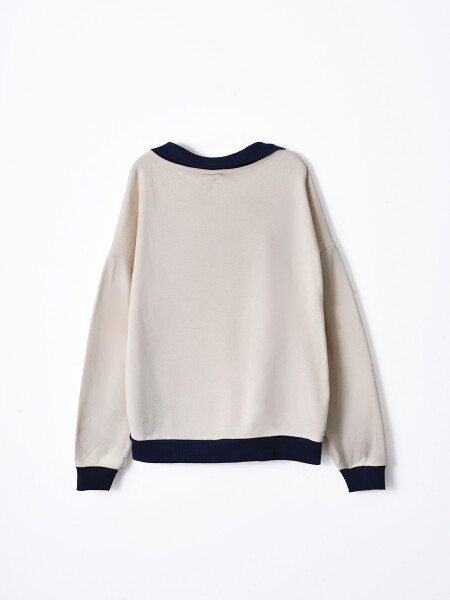 BUZO STITCH CLUB BEIGE CLARO