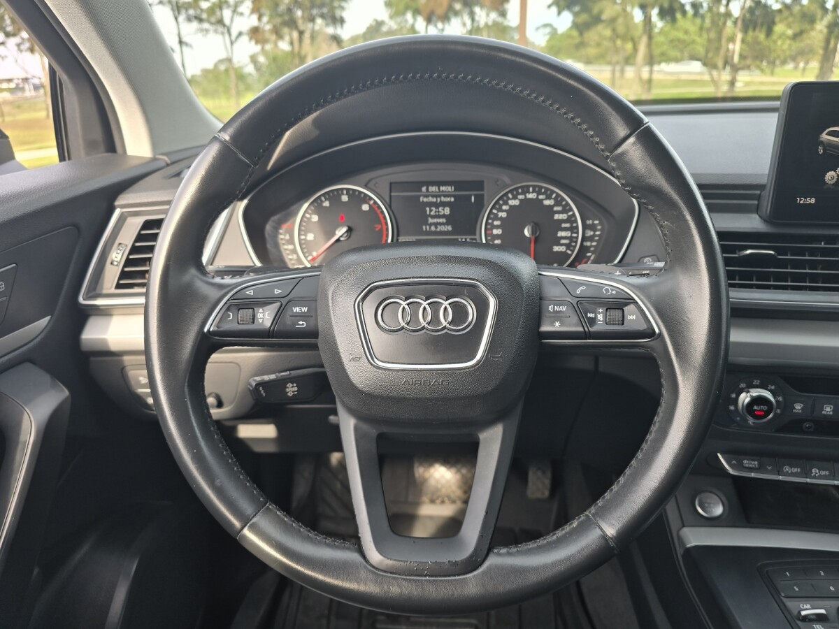 Audi Q5 2.0 Premium TFSI Quattro AT | Permuta / Financia Audi Q5 2.0 Premium TFSI Quattro AT | Permuta / Financia