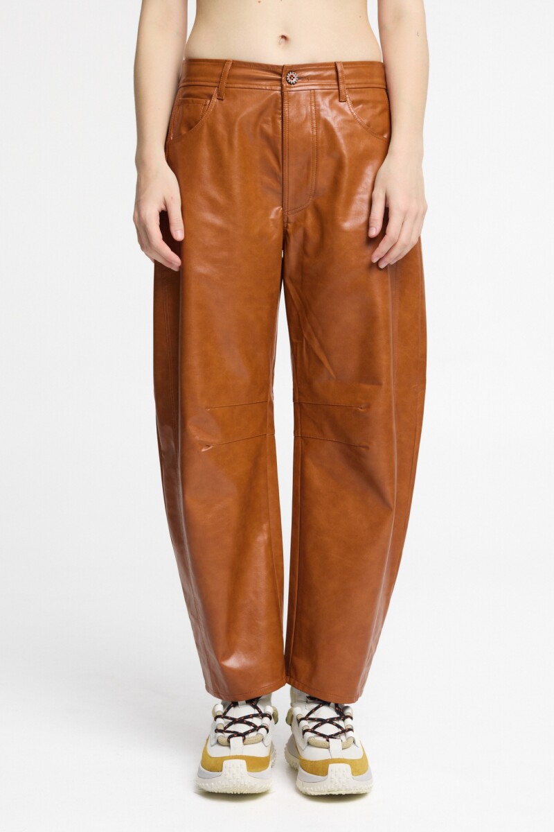 PANTALÓN SILUETA GLOBO Caramelo