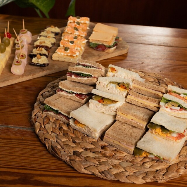 Lunch - 6 Personas + Dulce Lunch - 6 Personas + Dulce