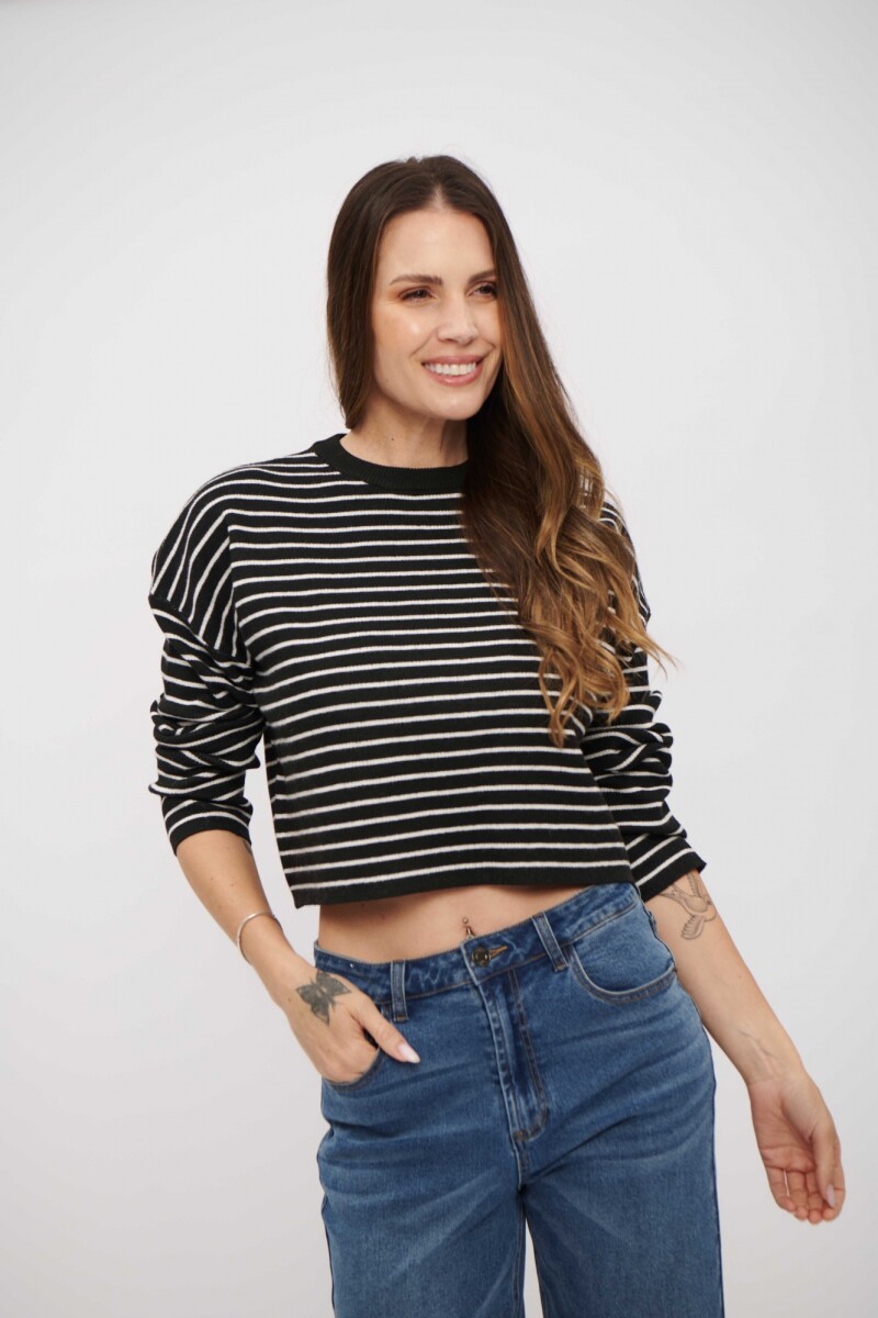 BUZO NUMA NEGRO Y BLANCO