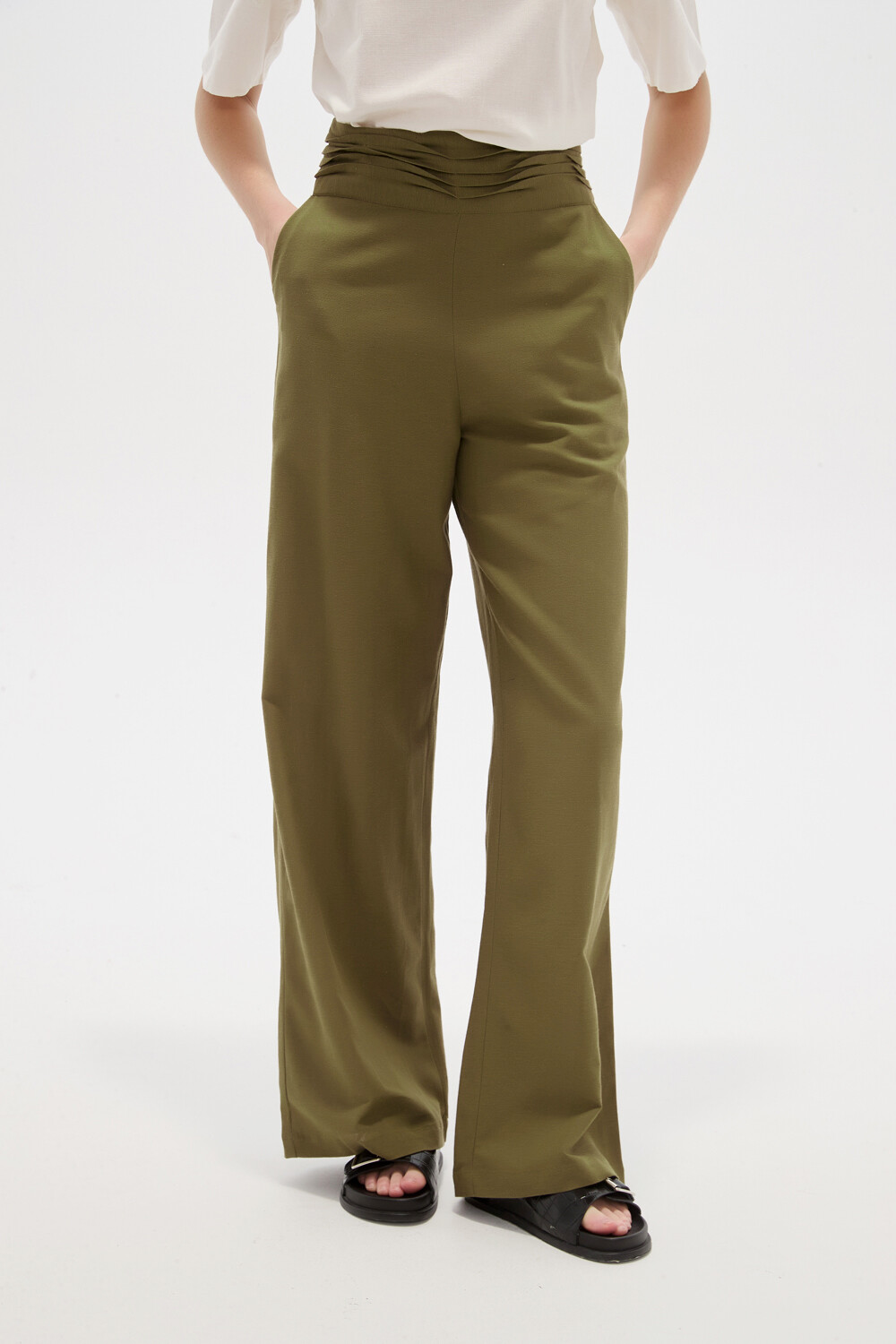 Pantalon Ravu Verde Oliva