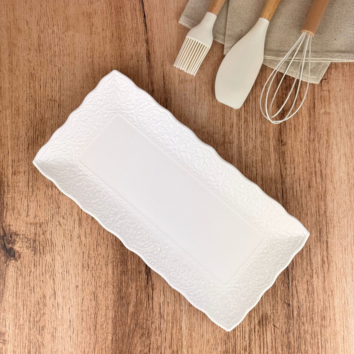 Fuente Rectangular de Cerámica con Relieve 35cm x 17.5cm x 3cm 