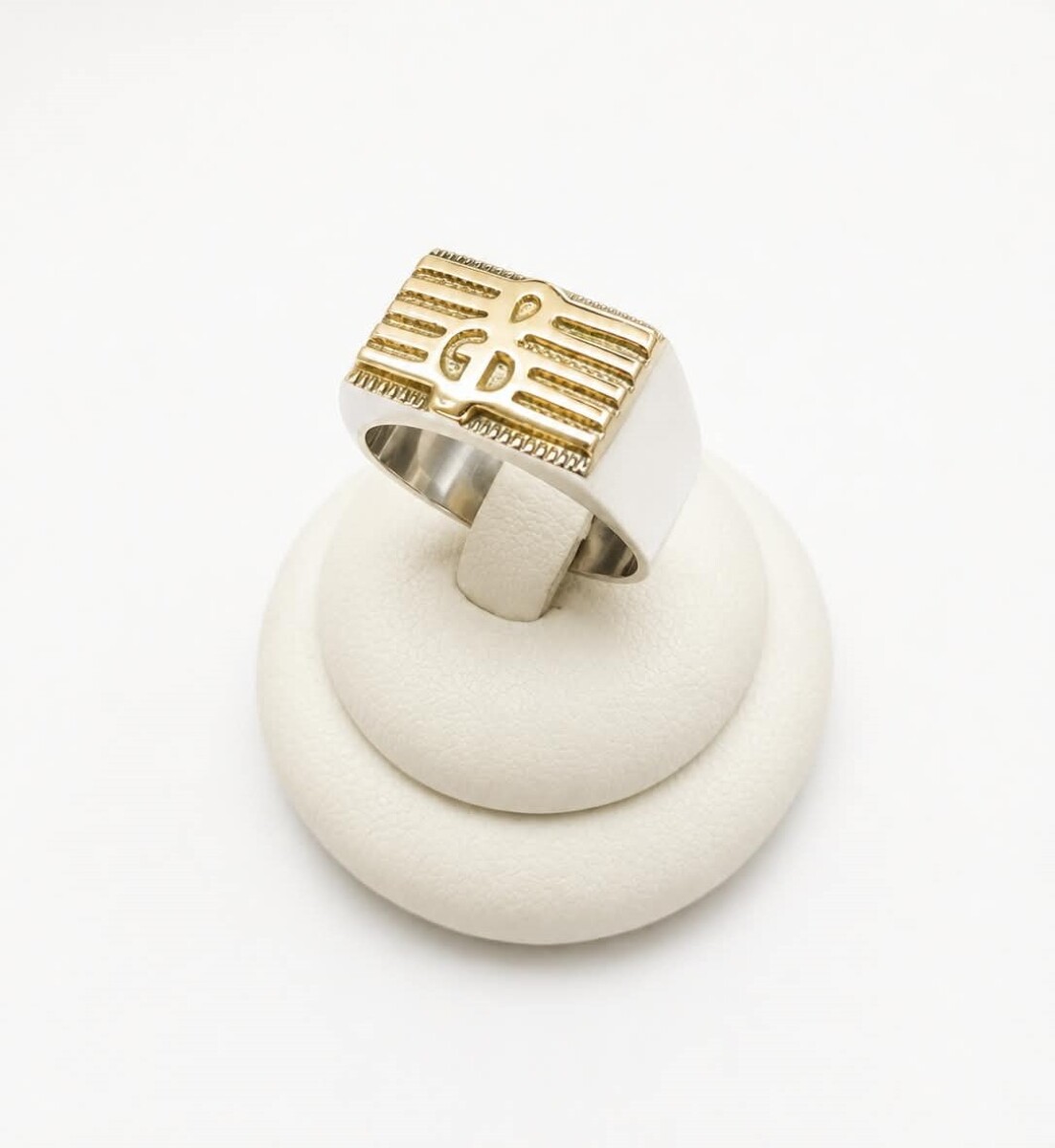 Anillo de profesión músico 