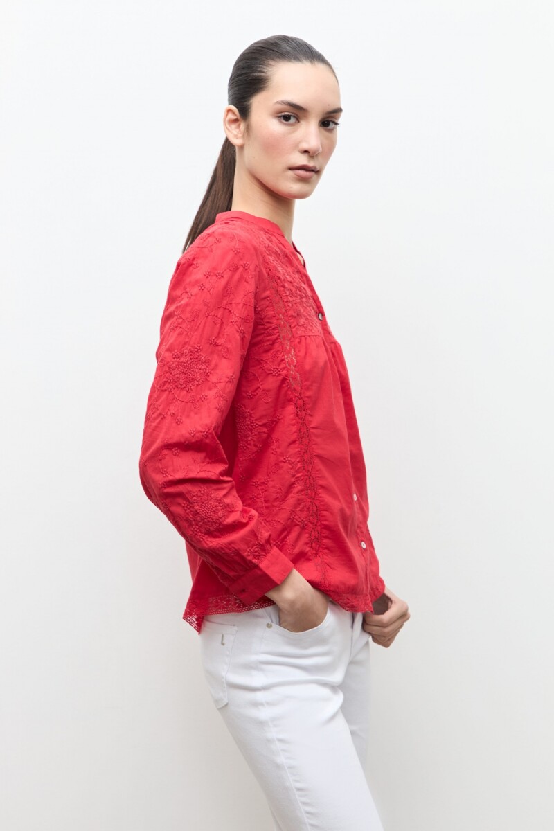 Camisa puntillas y bordados rojo