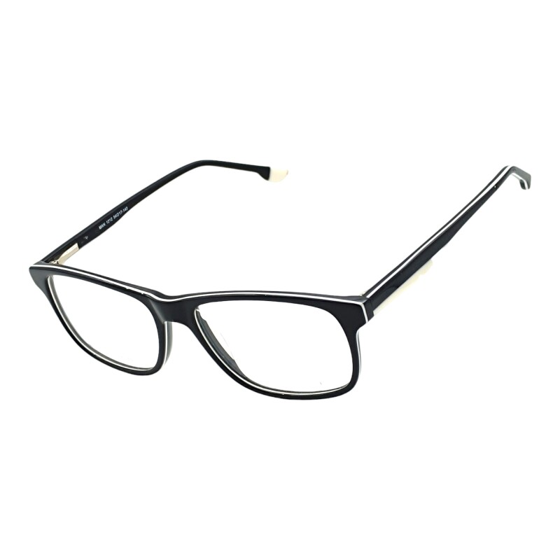 MZ121220 negrouniforme