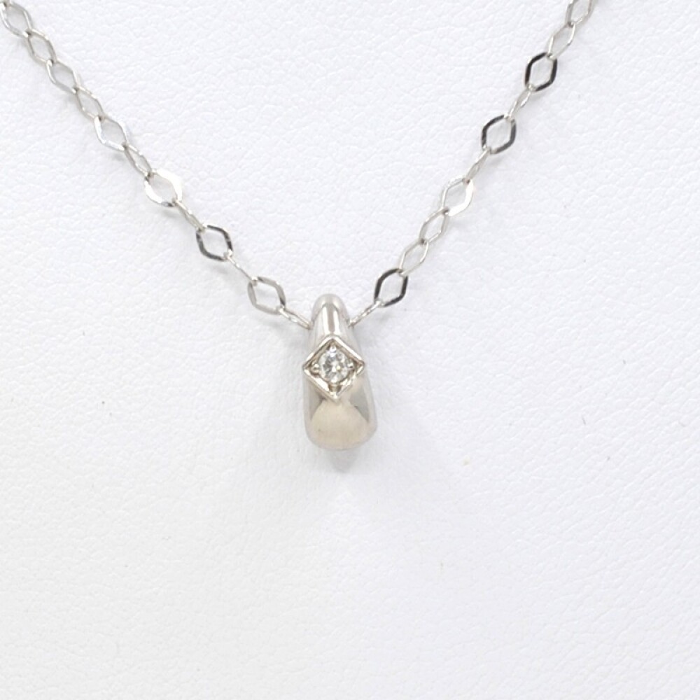 Cadena con dije en oro 18K blanco Y brillante Cadena con dije en oro 18K blanco Y brillante