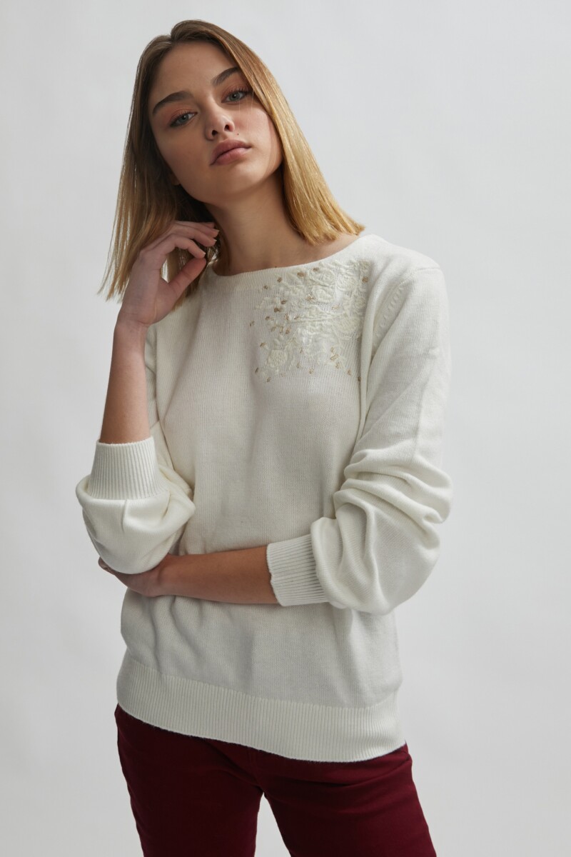 Sweater con bordado crudo