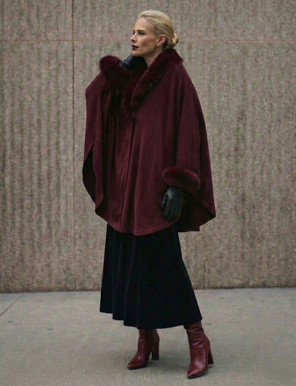 Ruana Aplique Piel BORDEAUX