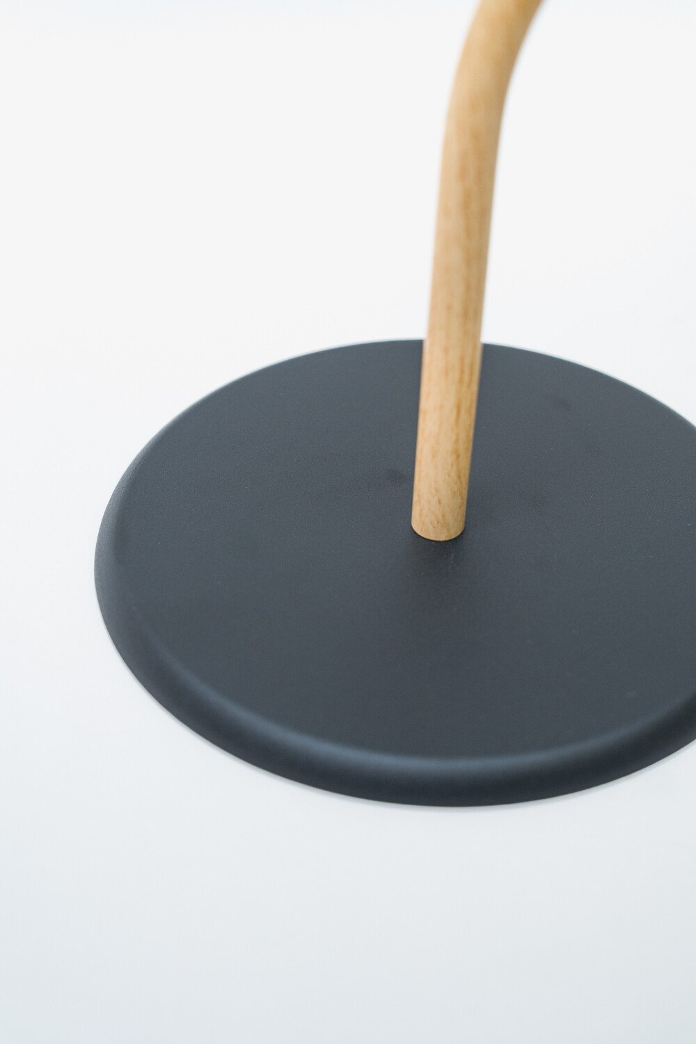 Lampara De Mesa Bionne Negro