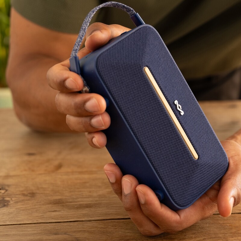 Parlante RISE UP SOLAR (Bluetooth) Parlante RISE UP SOLAR (Bluetooth)