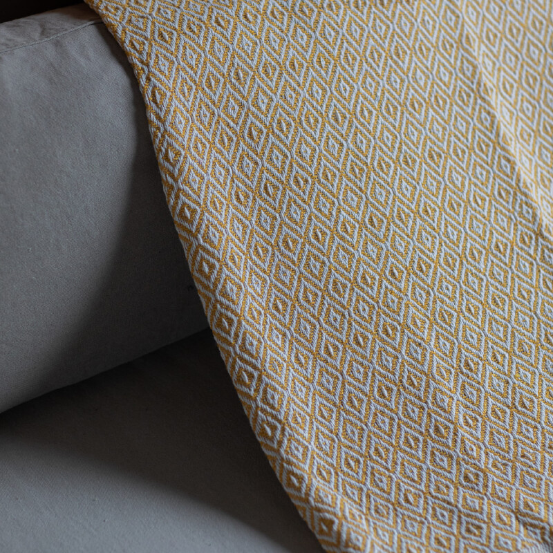 Manta para sillón y cama algodón Rombos Mostaza 130cm