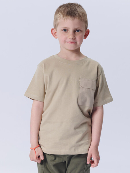 Remera Con Bolsillo Contraste Tostado