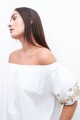 Blusa bardot con bordados blanco