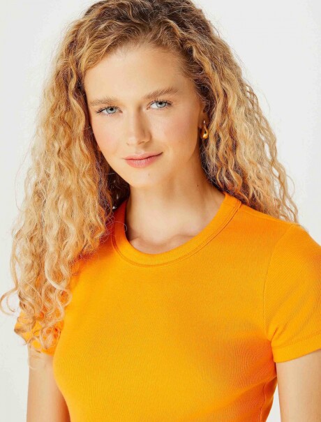 BLUSA CORTA BÁSICA NARANJA