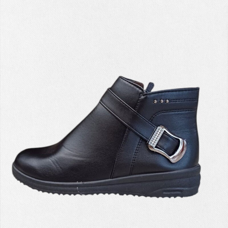 BOTA BBO CORTA CON HEBILLA NEGRO