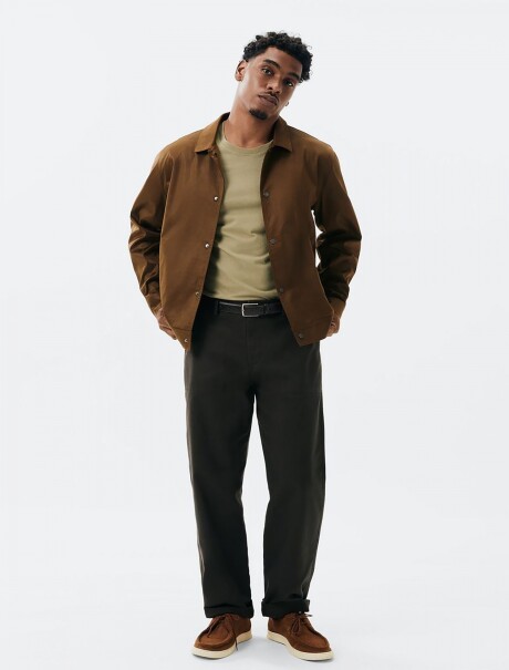 CAMISETAS BÁSICAS REGULAR WORLD VERDE